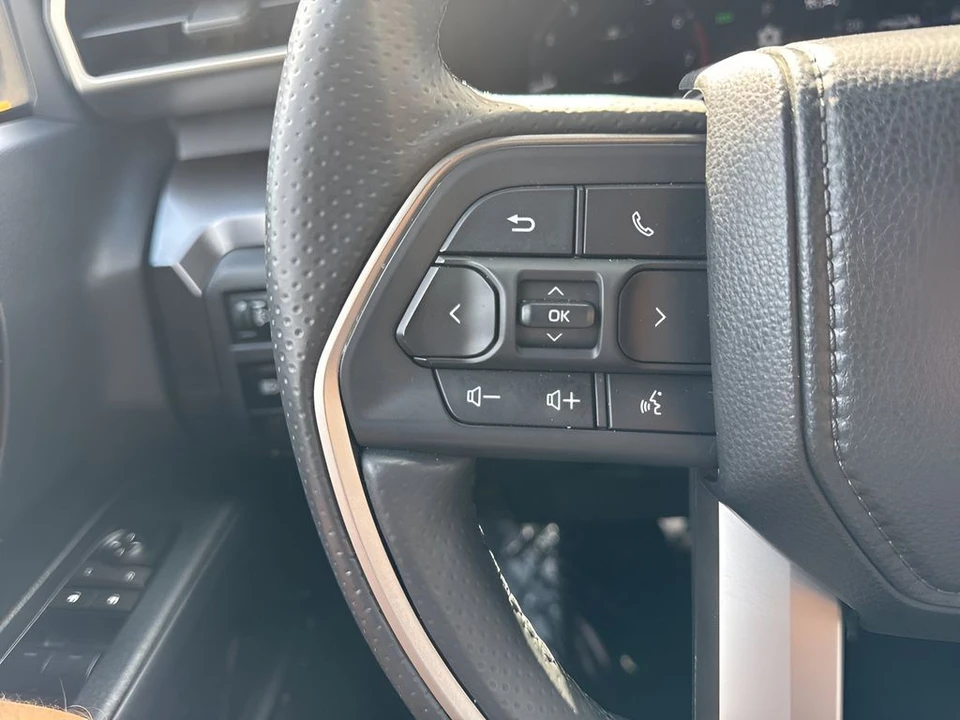 2025 Toyota 4Runner 6th Gen - Image 15 of 21