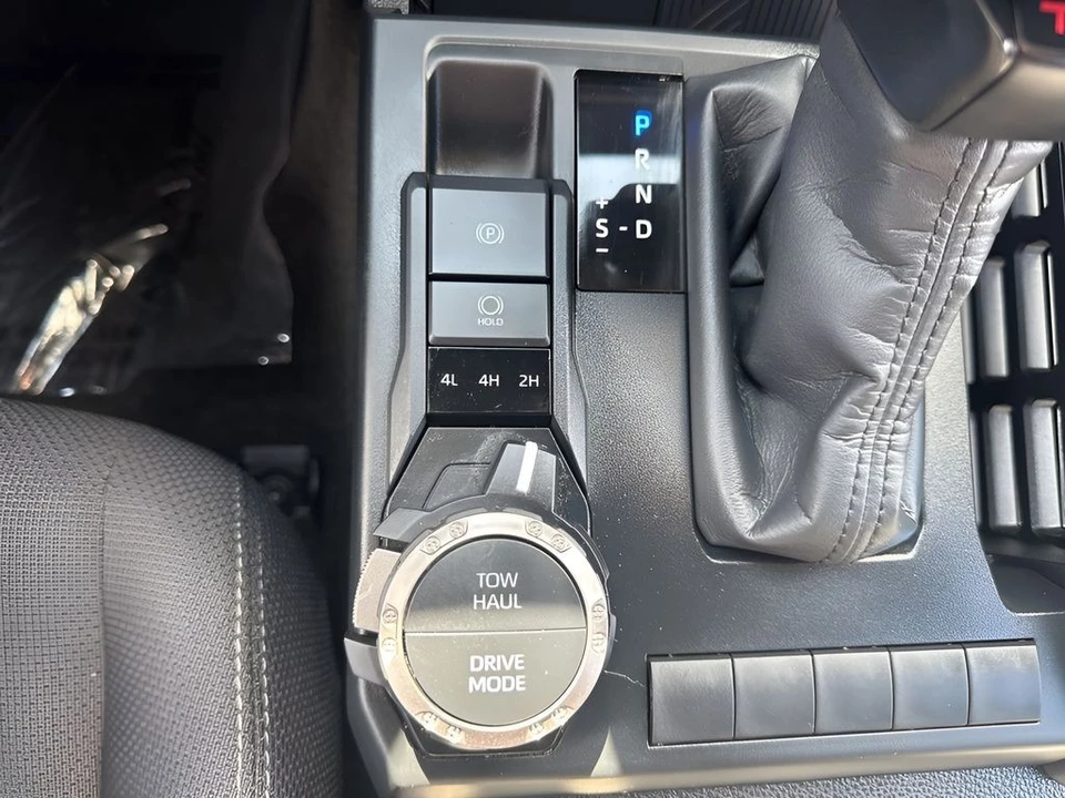 2025 Toyota 4Runner 6th Gen - Image 18 of 21