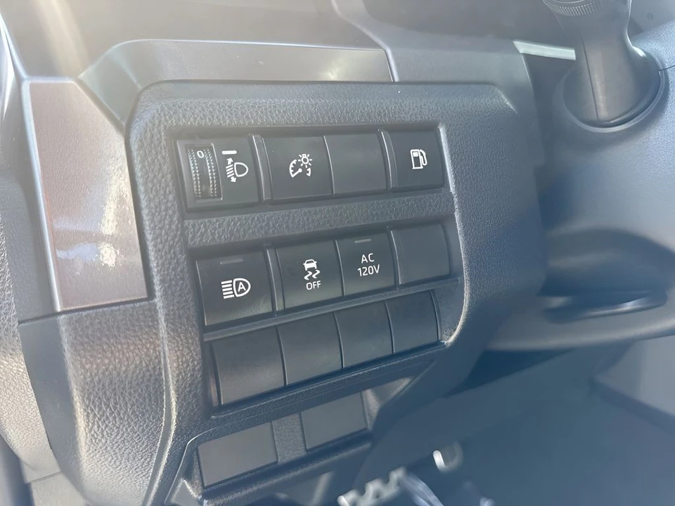 2025 Toyota 4Runner 6th Gen - Image 11 of 21