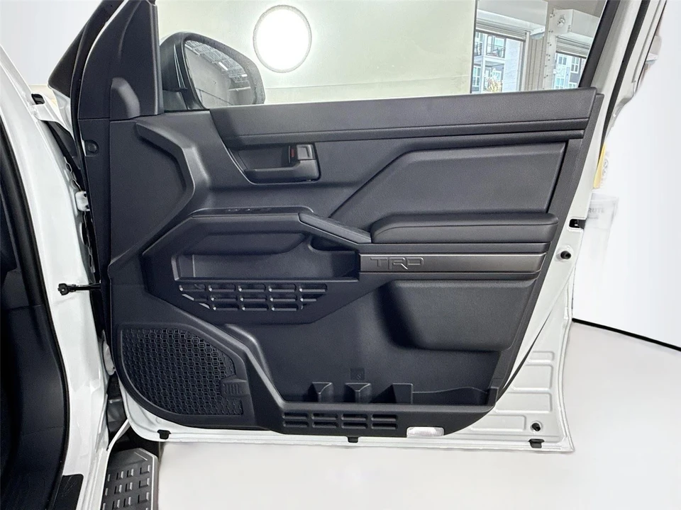 2025 Toyota 4Runner 6th Gen - Image 14 of 14
