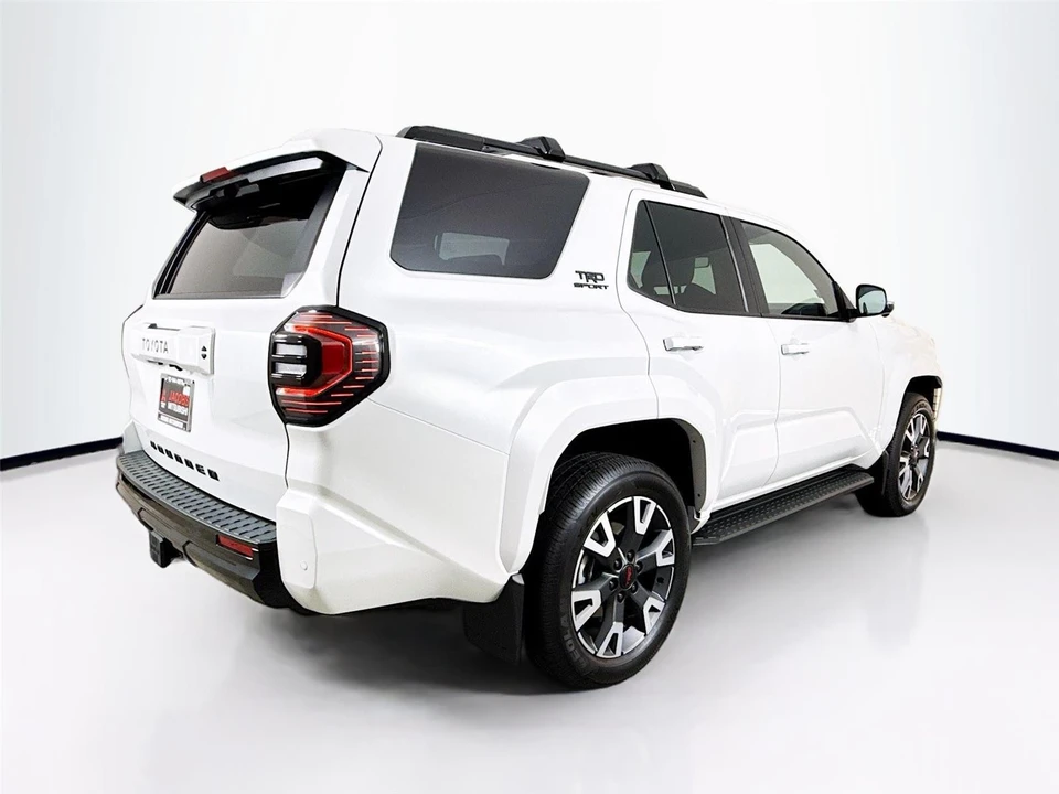 2025 Toyota 4Runner 6th Gen - Image 12 of 14