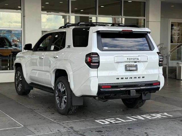 2025 Toyota 4Runner 6th Gen - Image 9 of 12