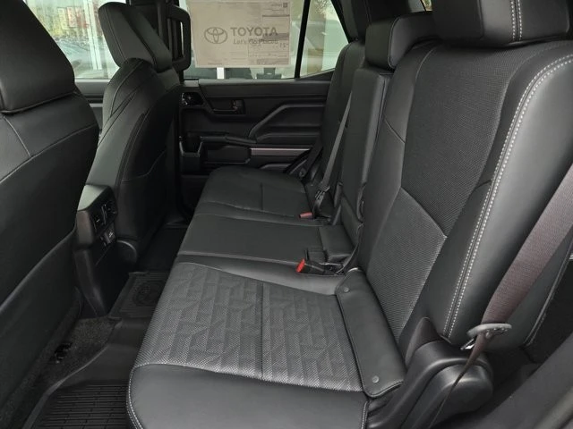 2025 Toyota 4Runner 6th Gen - Image 8 of 12