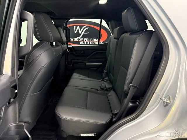 2025 Toyota 4Runner 6th Gen - Image 16 of 21
