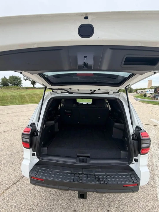 2025 Toyota 4Runner 6th Gen - Image 9 of 13