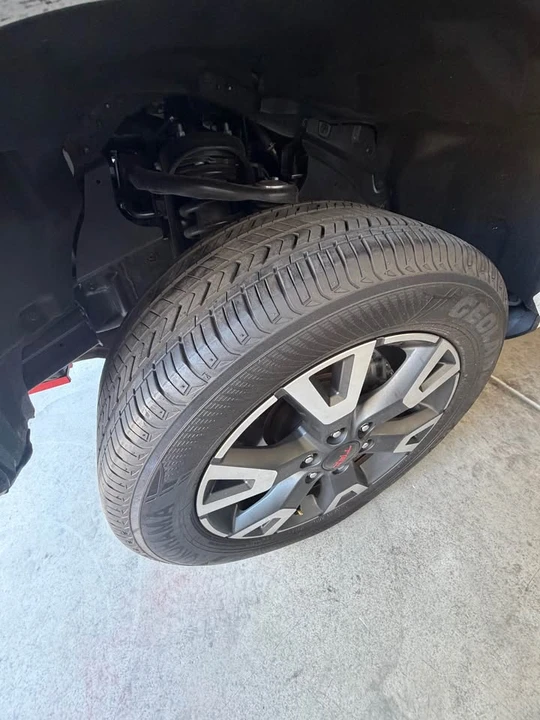 2025 Toyota 4Runner 6th Gen - Image 4 of 8