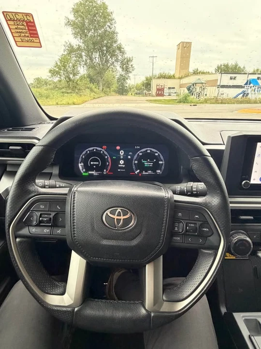 2025 Toyota 4Runner 6th Gen - Image 13 of 13