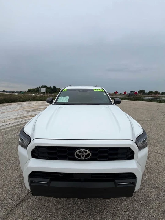 2025 Toyota 4Runner 6th Gen - Image 2 of 13