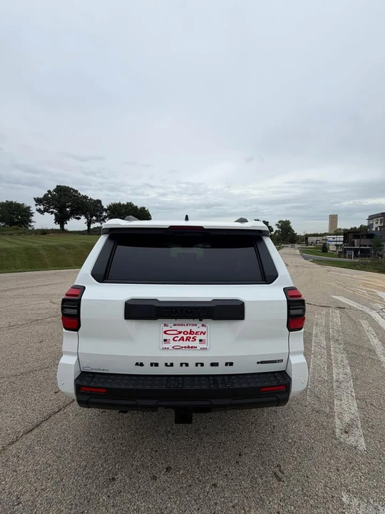 2025 Toyota 4Runner 6th Gen - Image 8 of 13