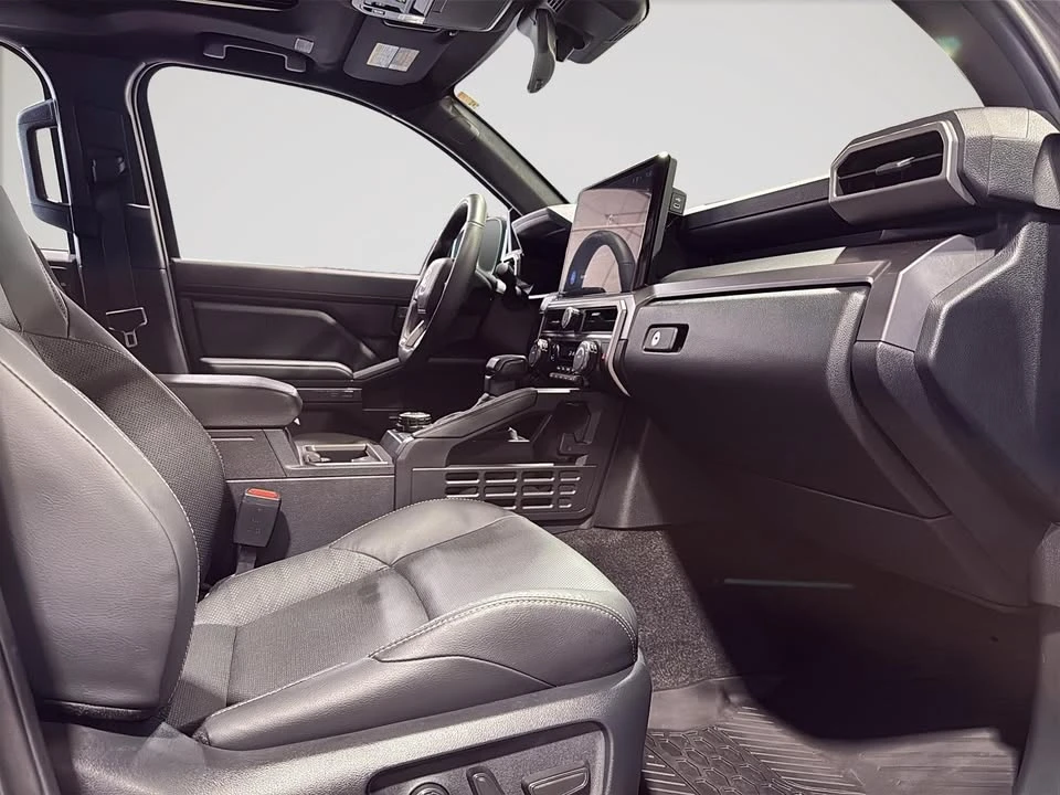 2025 Toyota 4Runner 6th Gen - Image 12 of 19