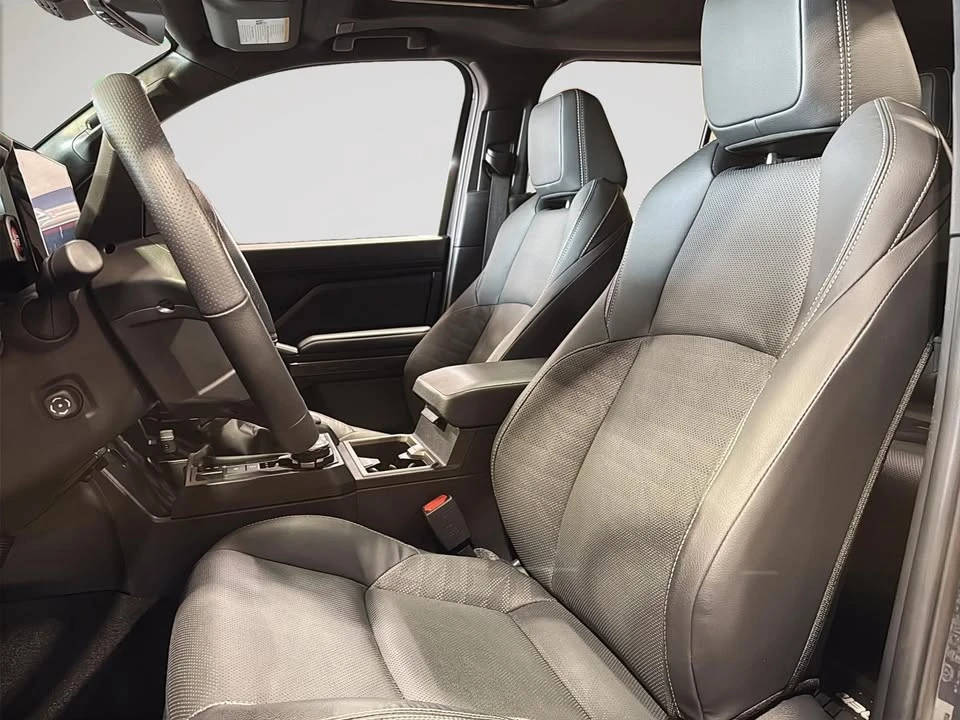 2025 Toyota 4Runner 6th Gen - Image 14 of 19