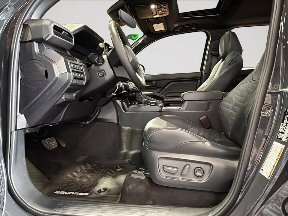 2025 Toyota 4Runner 6th Gen - Image 13 of 19