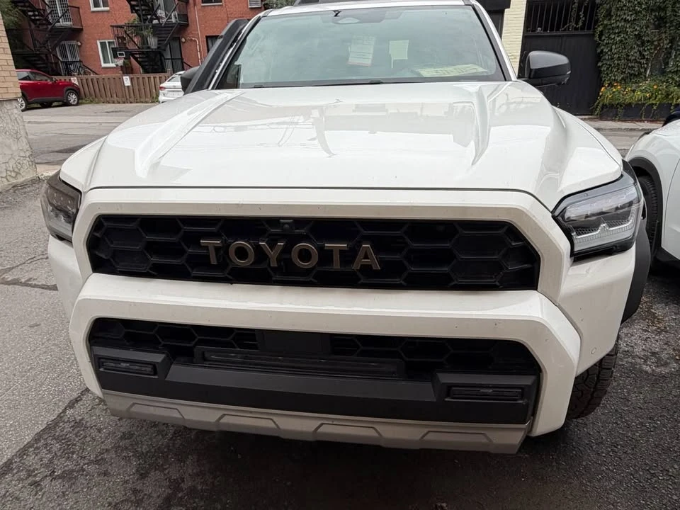 2025 Toyota 4Runner 6th Gen - Image 5 of 5