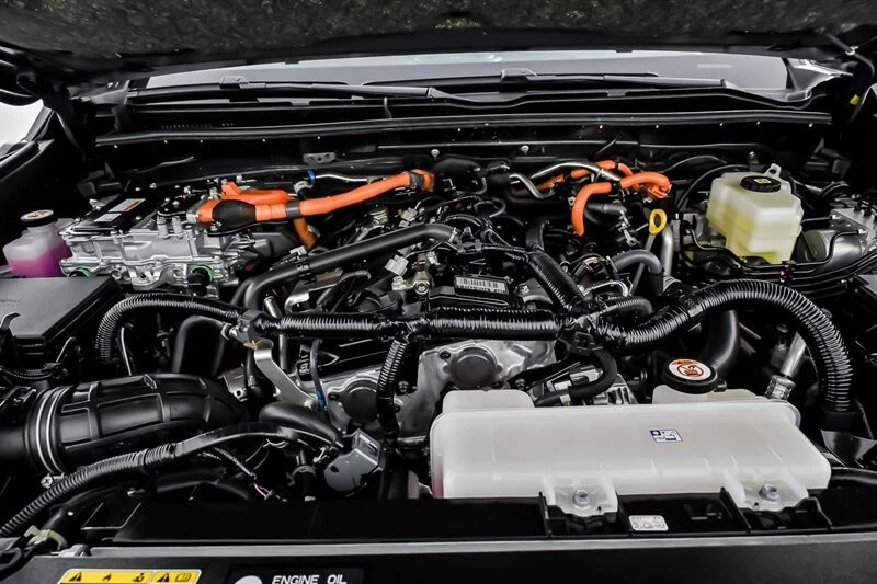 2025 Toyota 4Runner 6th Gen - Image 17 of 21