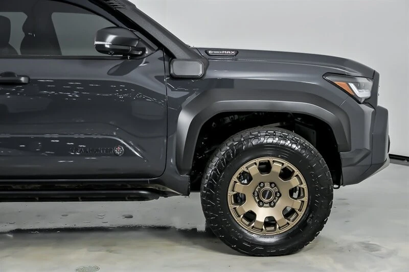 2025 Toyota 4Runner 6th Gen - Image 15 of 21