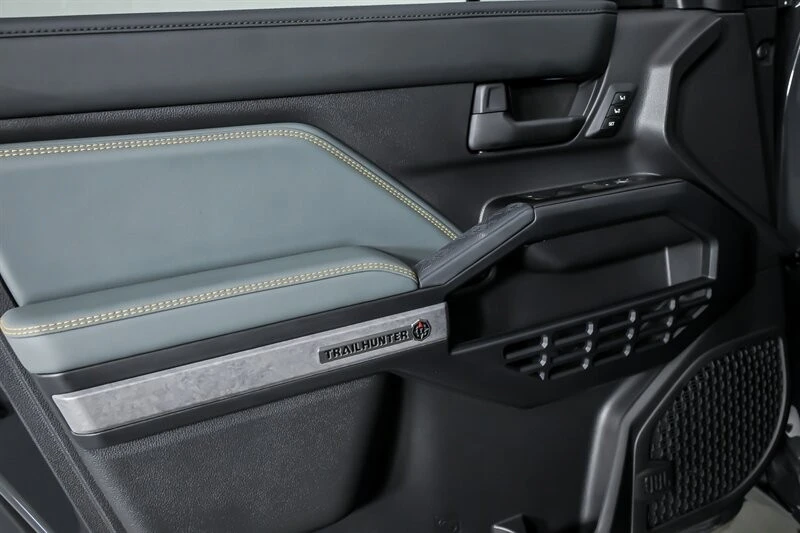 2025 Toyota 4Runner 6th Gen - Image 18 of 21