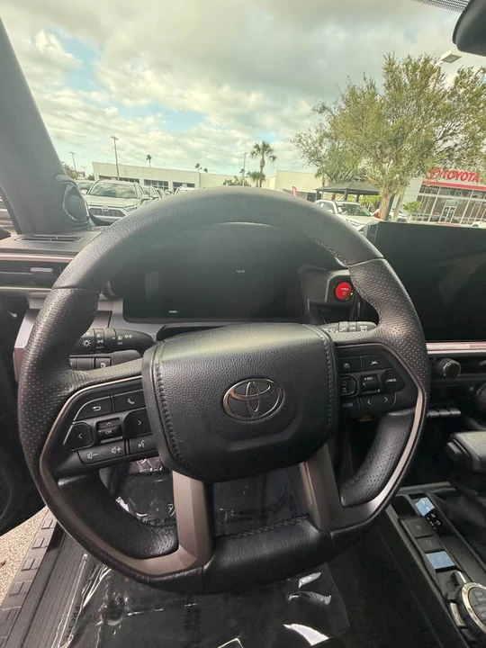 2025 Toyota 4Runner 6th Gen - Image 5 of 9