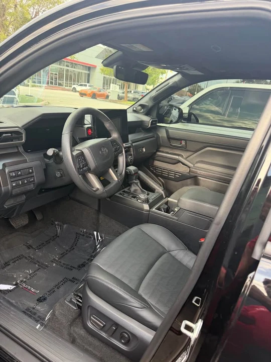 2025 Toyota 4Runner 6th Gen - Image 4 of 9