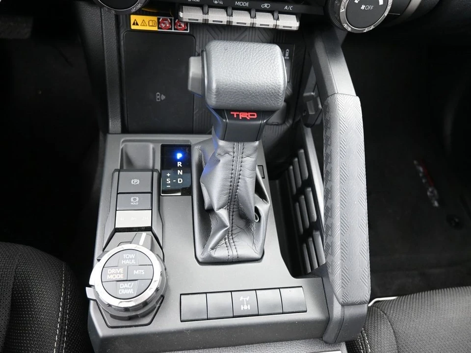 2025 Toyota 4Runner 6th Gen - Image 18 of 21
