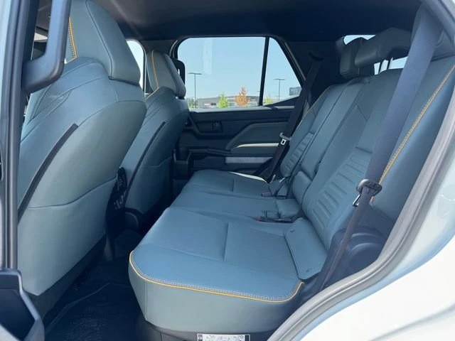 2025 Toyota 4Runner 6th Gen - Image 15 of 20
