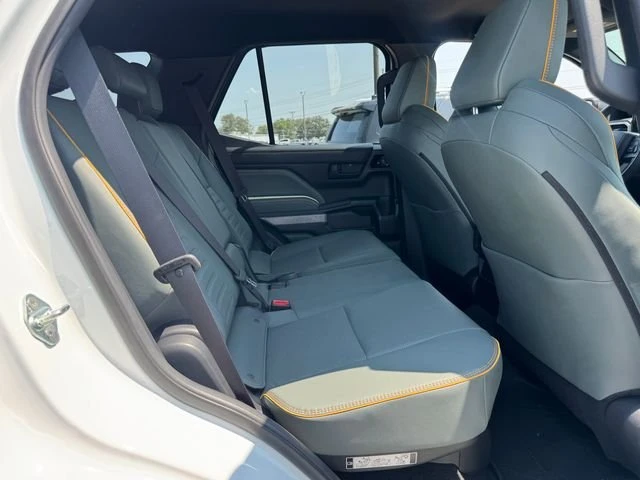 2025 Toyota 4Runner 6th Gen - Image 14 of 20