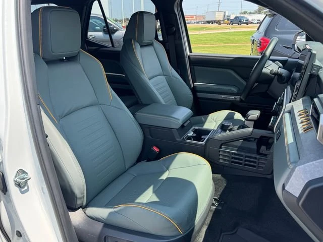 2025 Toyota 4Runner 6th Gen - Image 13 of 20