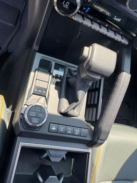 2025 Toyota 4Runner 6th Gen - Image 18 of 20