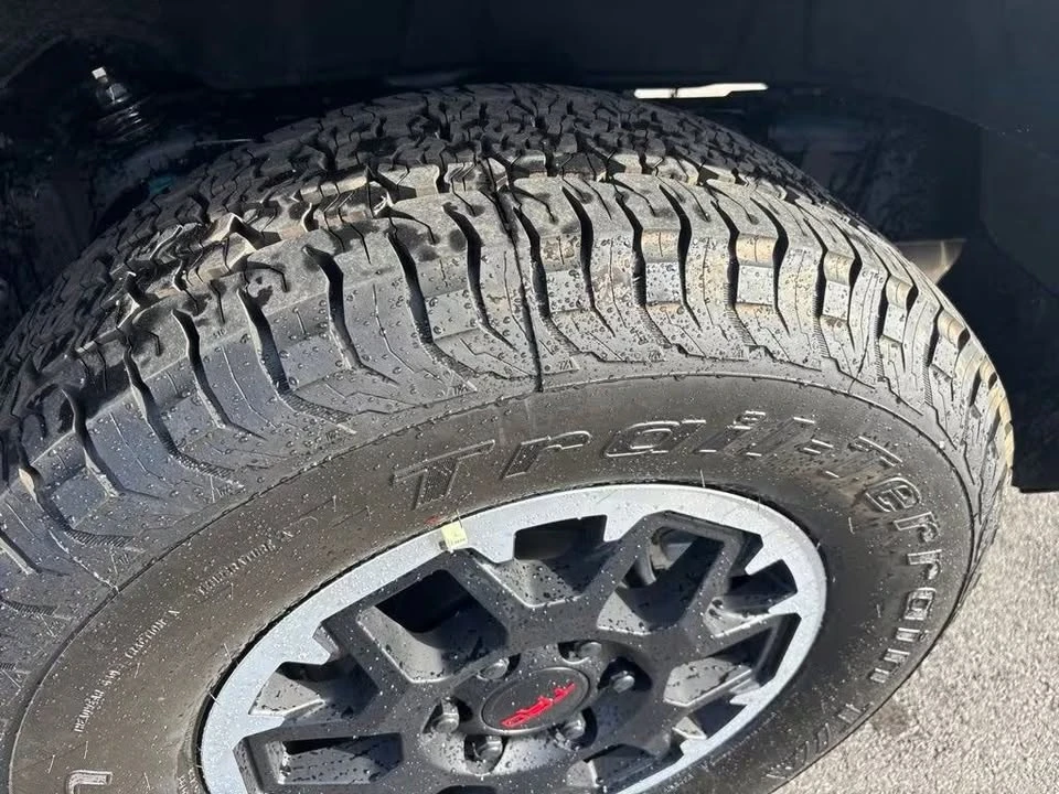 2025 Toyota 4Runner 6th Gen - Image 4 of 12