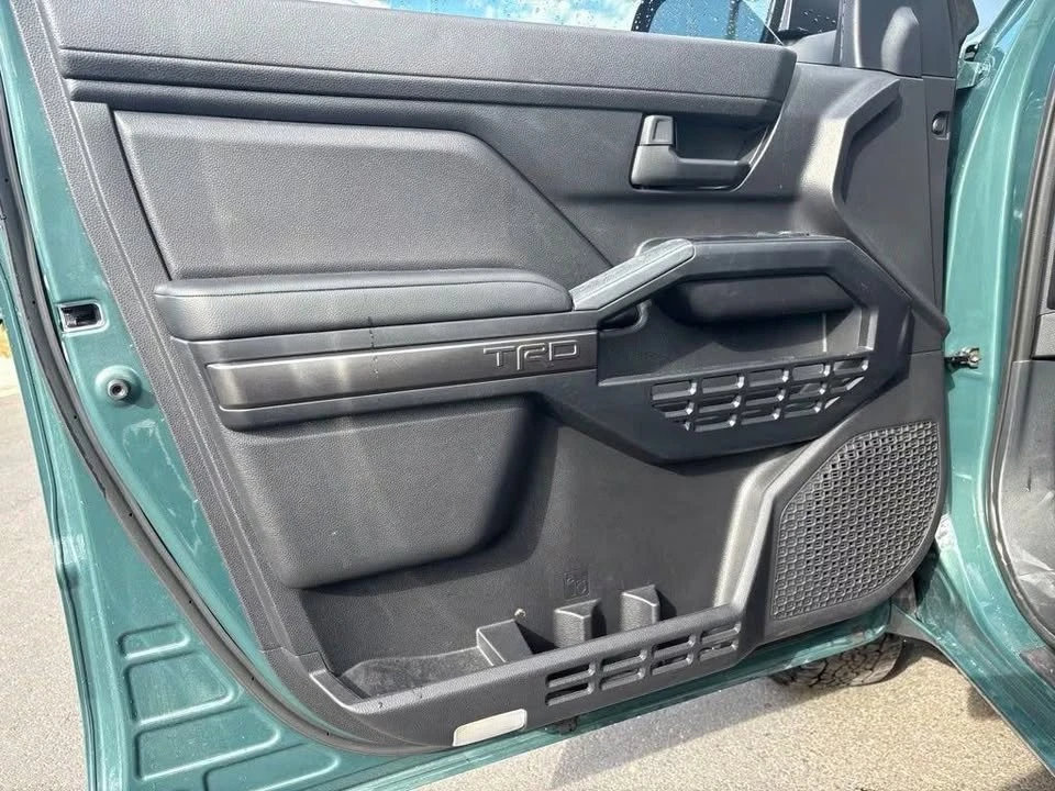 2025 Toyota 4Runner 6th Gen - Image 9 of 12