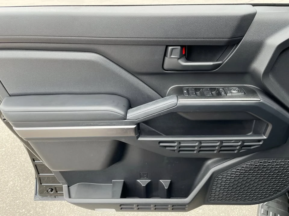 2025 Toyota 4Runner 6th Gen - Image 11 of 16