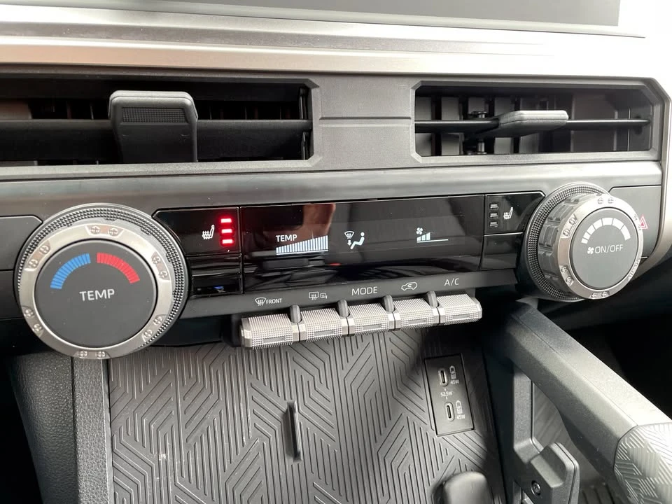 2025 Toyota 4Runner 6th Gen - Image 13 of 16