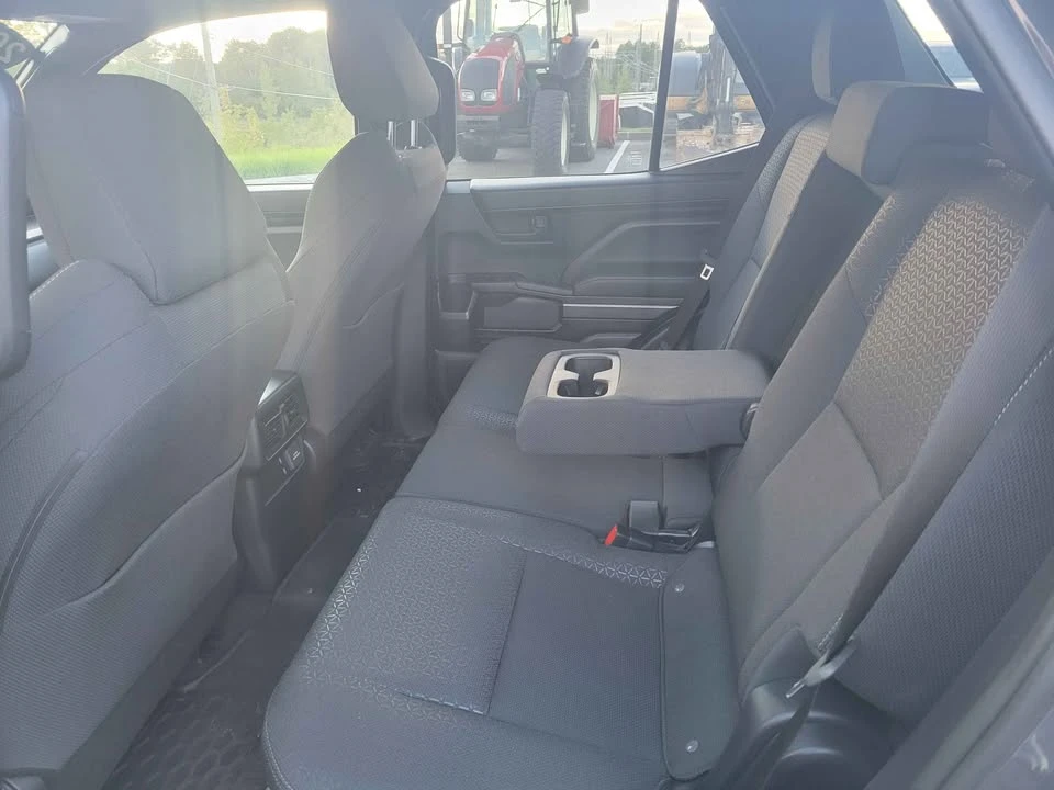 2025 Toyota 4Runner 6th Gen - Image 10 of 16