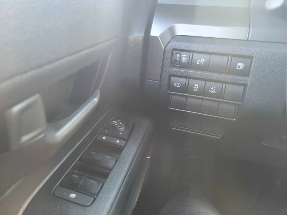 2025 Toyota 4Runner 6th Gen - Image 12 of 16