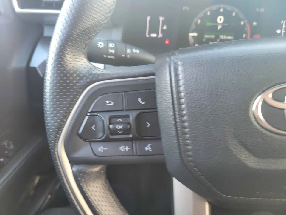 2025 Toyota 4Runner 6th Gen - Image 15 of 16
