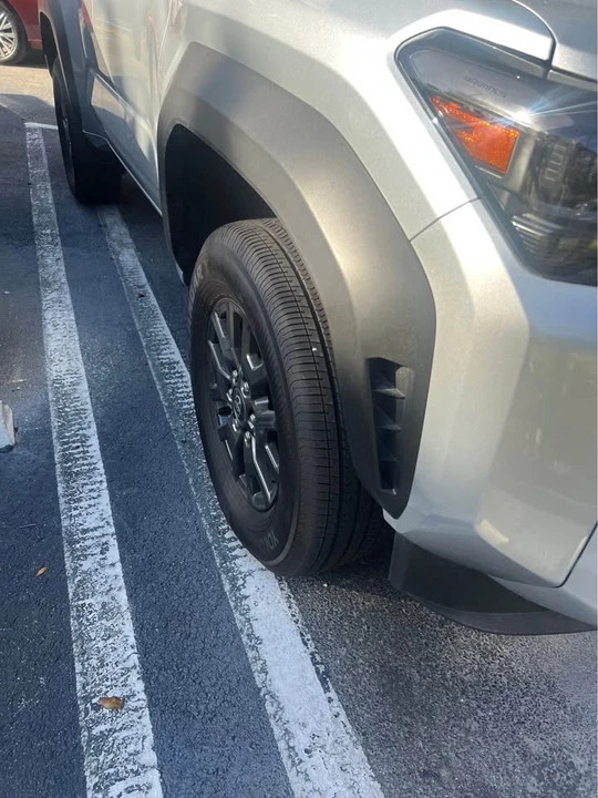2025 Toyota 4Runner 6th Gen - Image 5 of 12