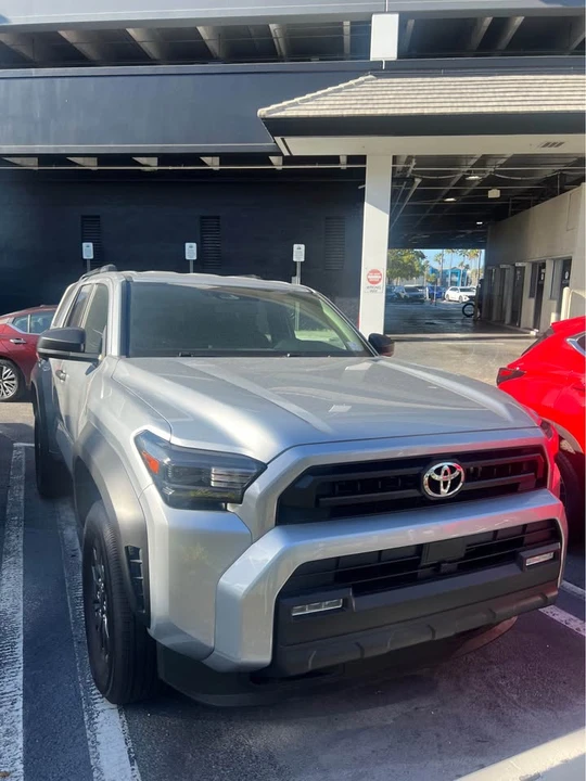 2025 Toyota 4Runner 6th Gen - Image 4 of 12
