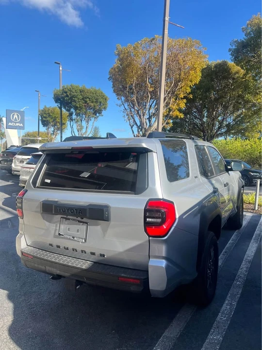 2025 Toyota 4Runner 6th Gen - Image 7 of 12