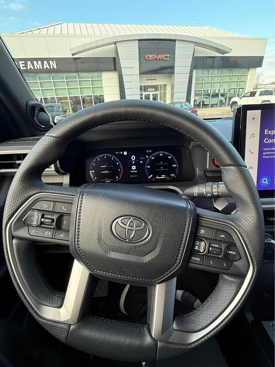 2025 Toyota 4Runner 6th Gen - Image 7 of 15