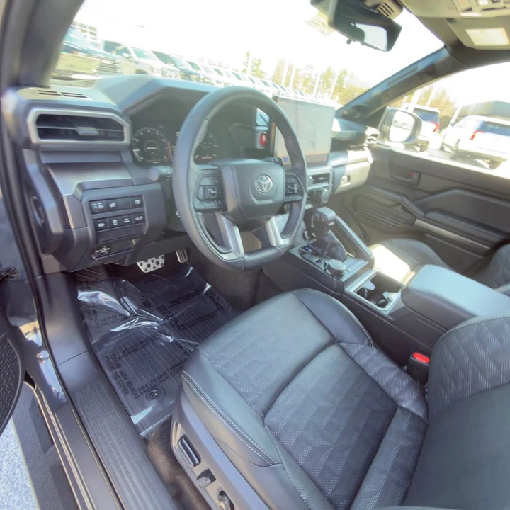 2025 Toyota 4Runner 6th Gen - Image 16 of 17