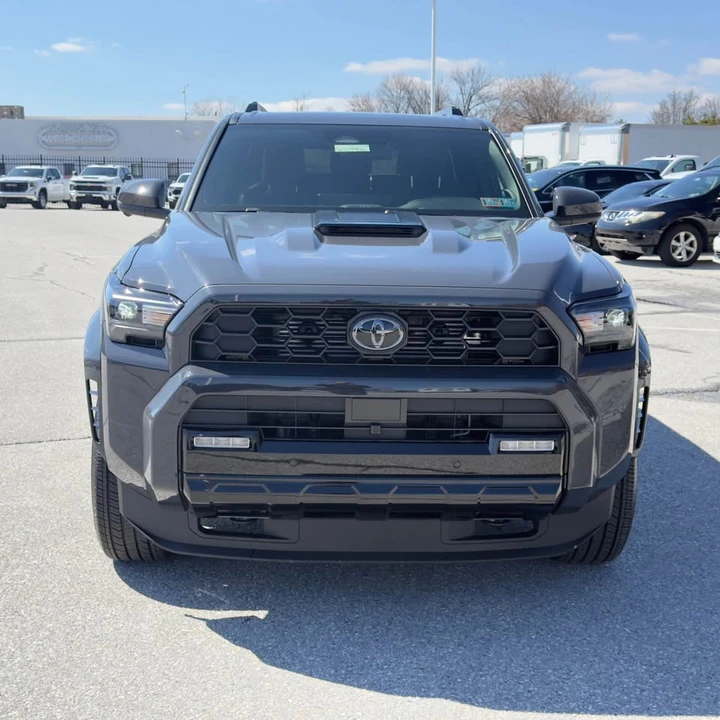 2025 Toyota 4Runner 6th Gen - Image 5 of 17