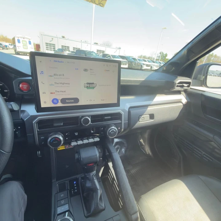 2025 Toyota 4Runner 6th Gen - Image 9 of 17