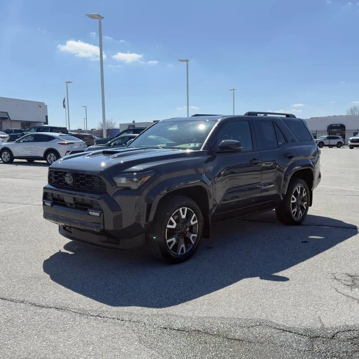 2025 Toyota 4Runner 6th Gen - Image 2 of 17