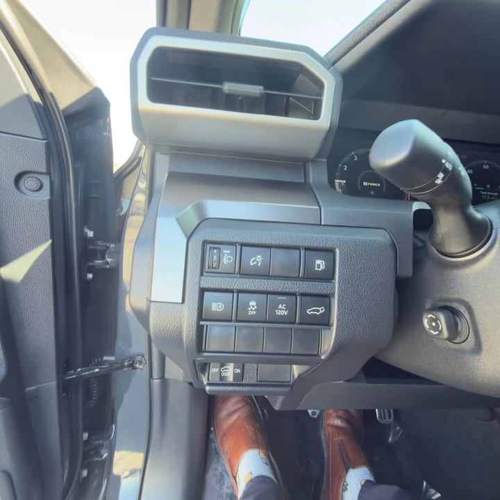 2025 Toyota 4Runner 6th Gen - Image 7 of 17