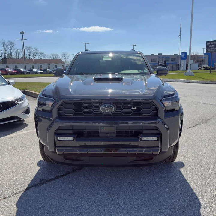 2025 Toyota 4Runner 6th Gen - Image 14 of 17