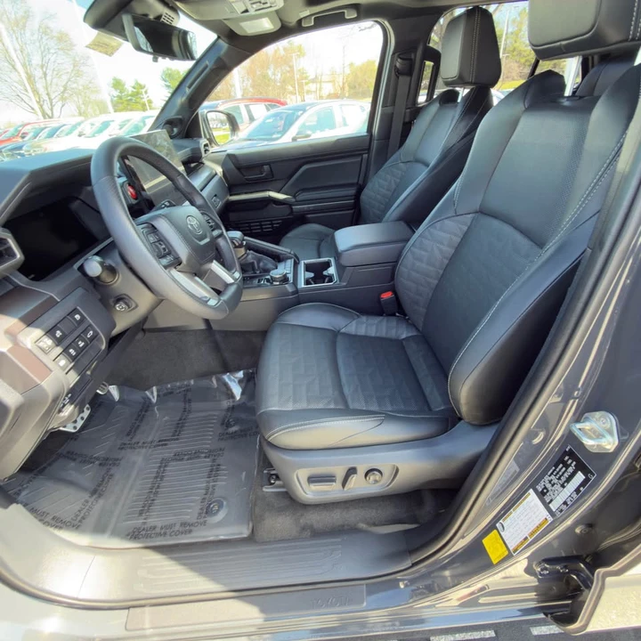 2025 Toyota 4Runner 6th Gen - Image 12 of 17
