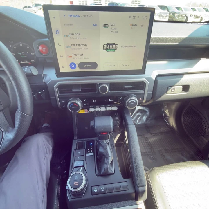 2025 Toyota 4Runner 6th Gen - Image 10 of 17