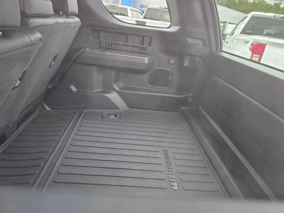 2025 Toyota 4Runner 6th Gen - Image 9 of 11