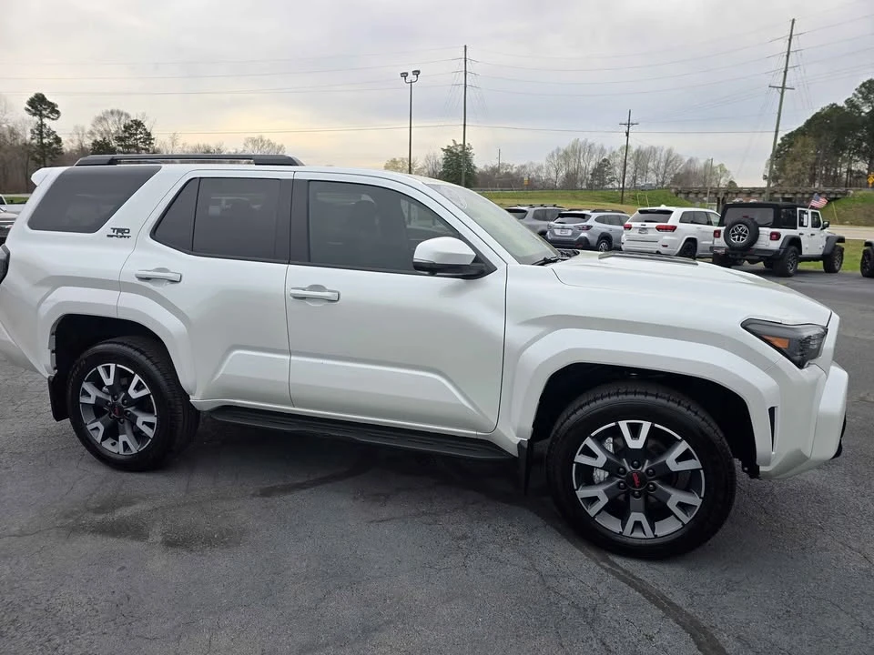 2025 Toyota 4Runner 6th Gen - Image 3 of 11