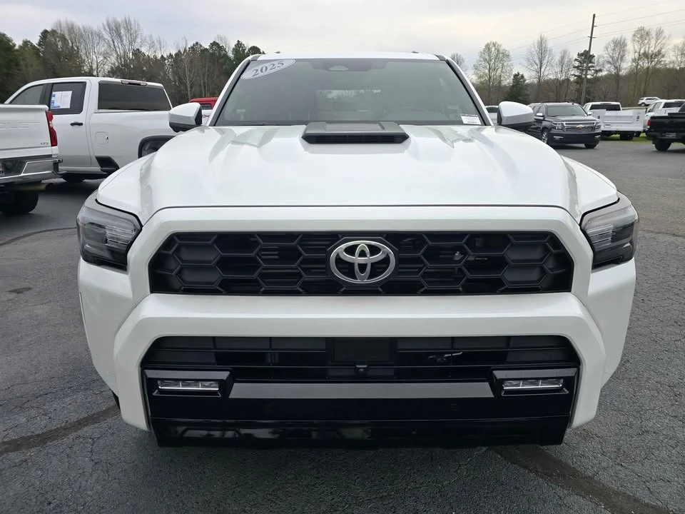 2025 Toyota 4Runner 6th Gen - Image 2 of 11