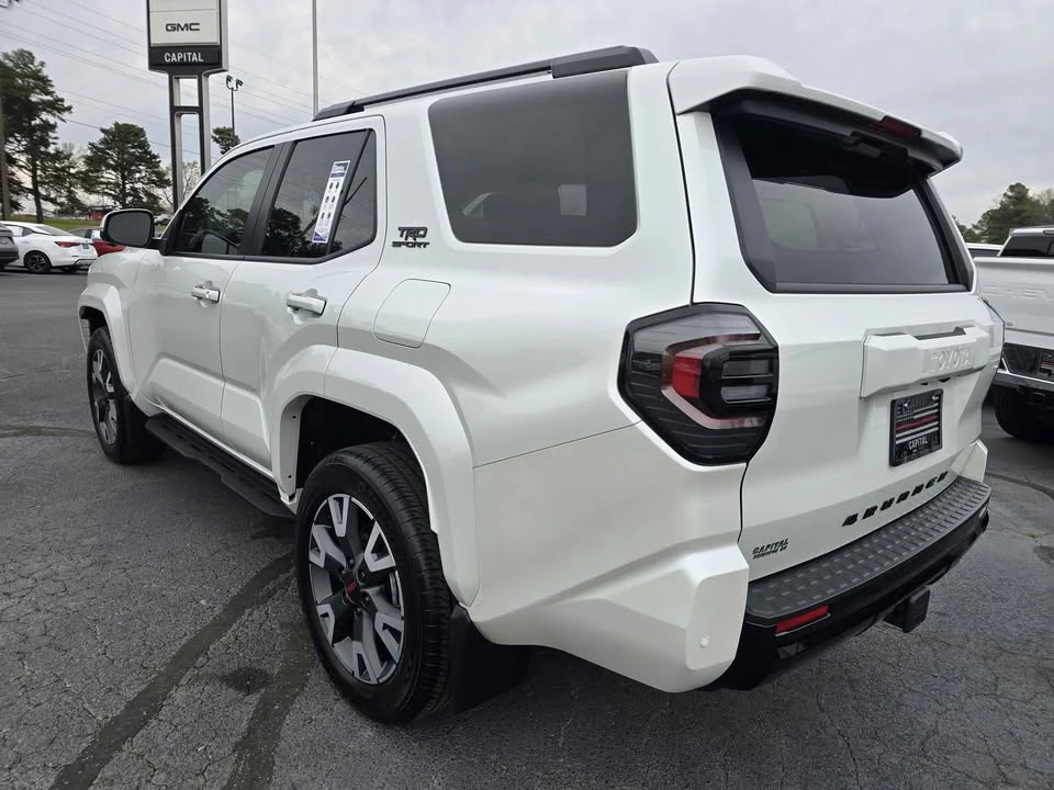 2025 Toyota 4Runner 6th Gen - Image 8 of 11